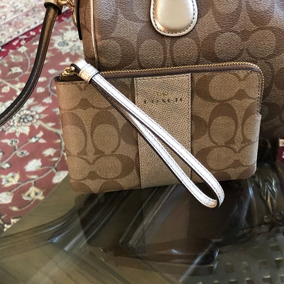 Authentic Coach signature handbag&wallet set - Picture 8 of 8